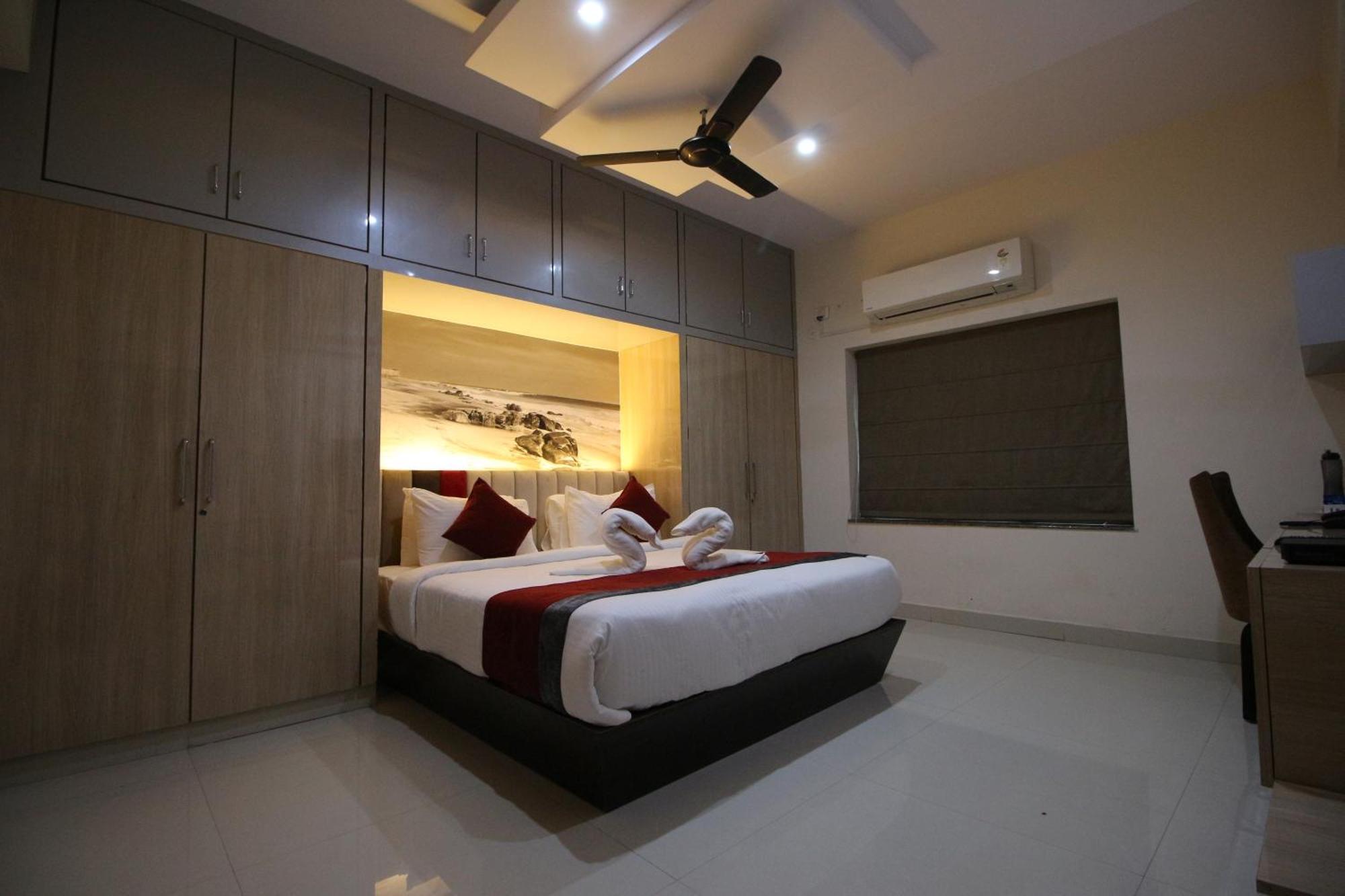 The Butterfly Luxury Serviced Apartments Visakhapatnam Esterno foto
