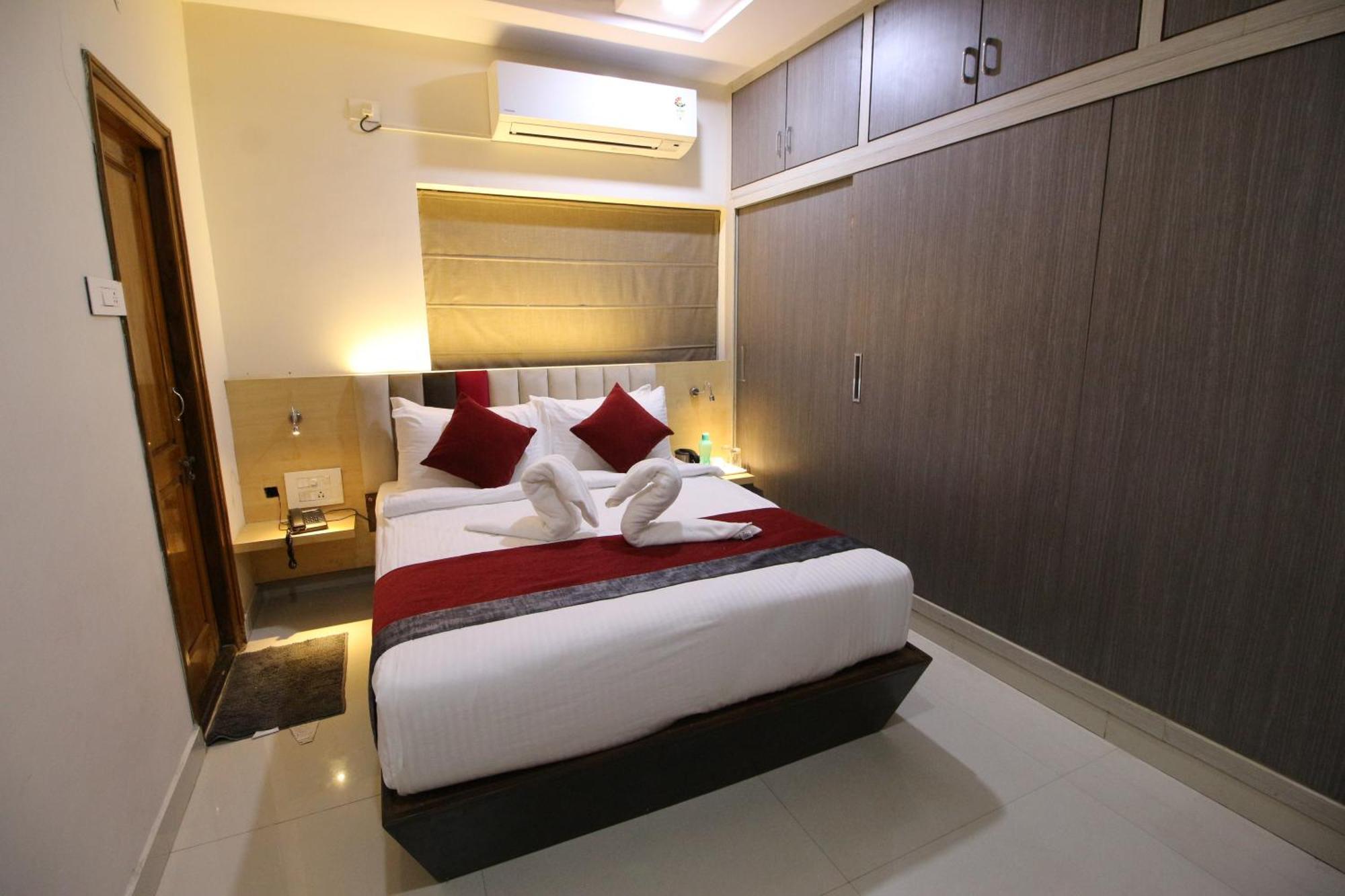 The Butterfly Luxury Serviced Apartments Visakhapatnam Esterno foto